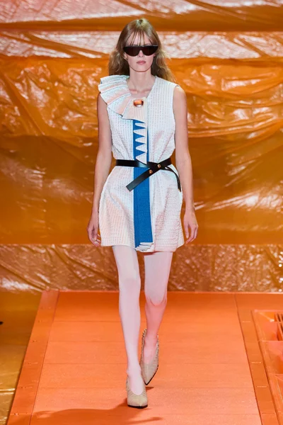 Look 30